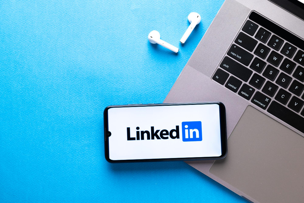 Headline in LinkedIn for Freshers: Ultimate Guide 2025